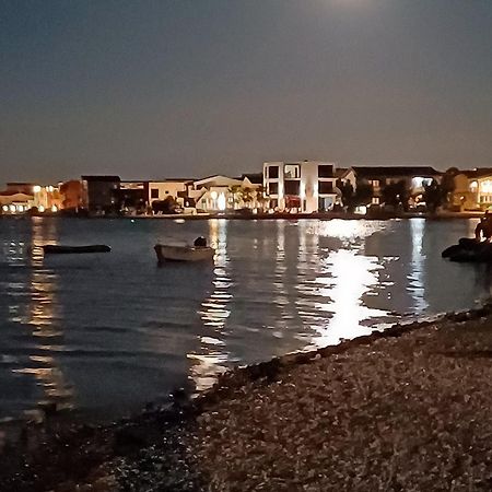 Apartmani Mira Vir Εξωτερικό φωτογραφία