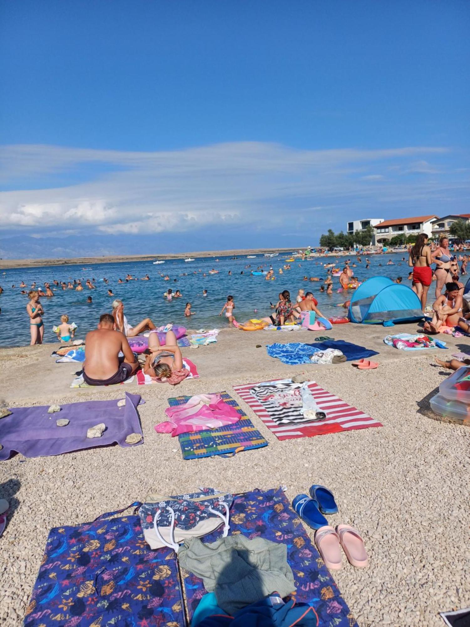 Apartmani Mira Vir Εξωτερικό φωτογραφία