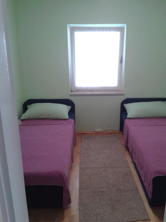 Apartmani Mira Vir Εξωτερικό φωτογραφία