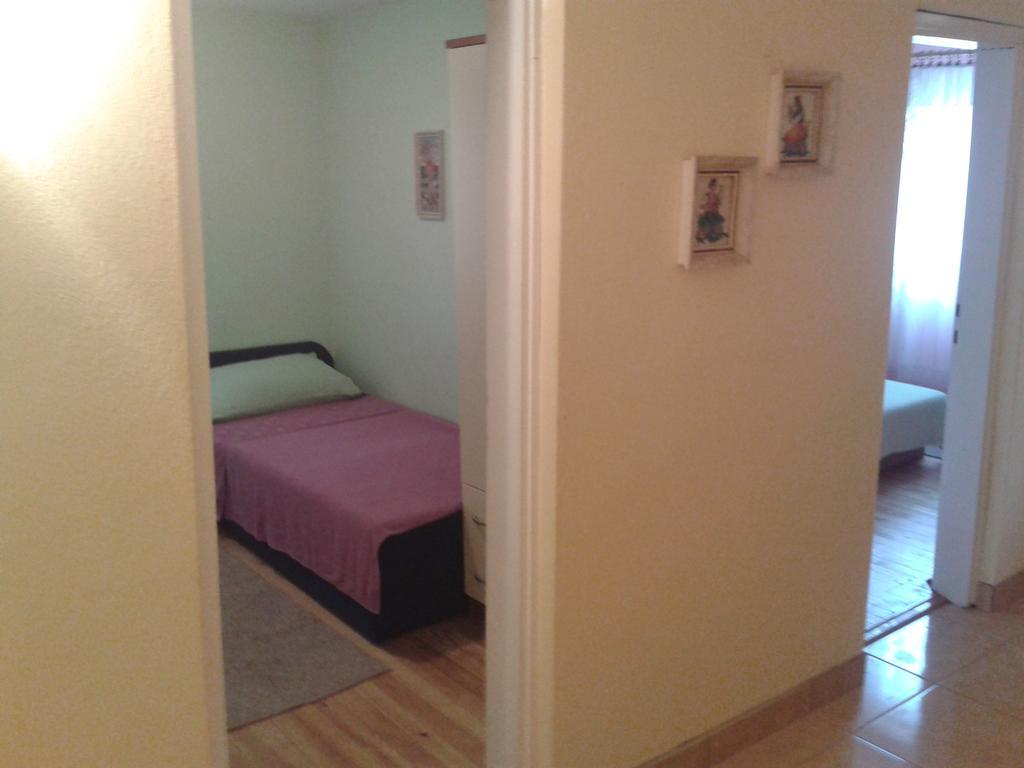 Apartmani Mira Vir Εξωτερικό φωτογραφία